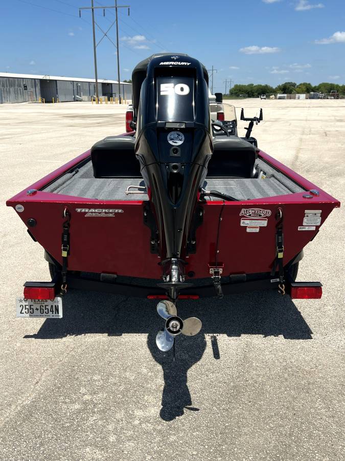 2025 Tracker, Import USA — Foto 6 z 12