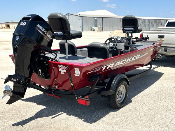 2025 Tracker, Import USA — Foto 7 z 12