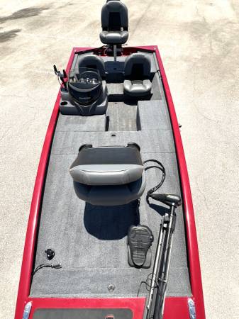 2025 Tracker, Import USA — Foto 9 z 12