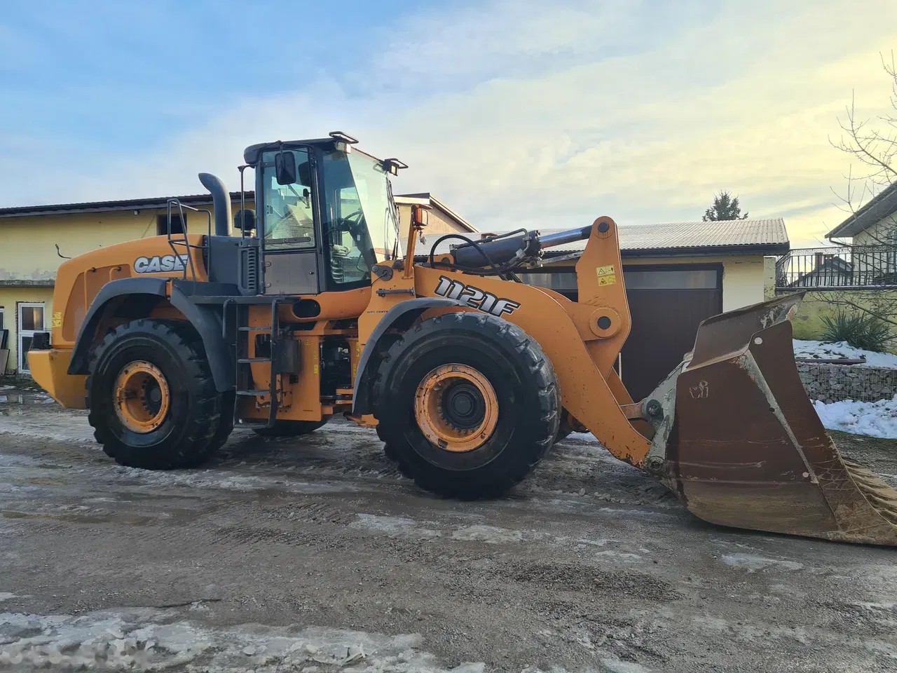 2016 Case 1121F, 10.900 mth, Import Auf Lager in der EU — Foto 2 z 23