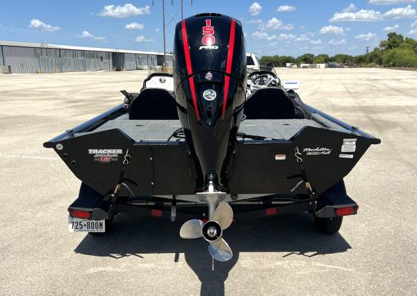 2023 Tracker, Import USA — Foto 5 z 12