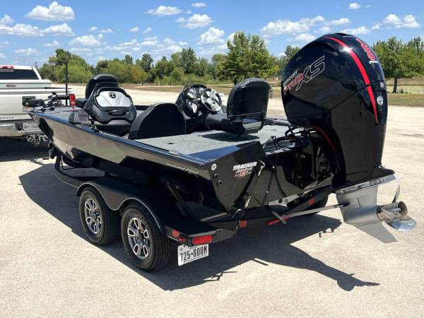 2023 Tracker, Import USA — Foto 6 z 12