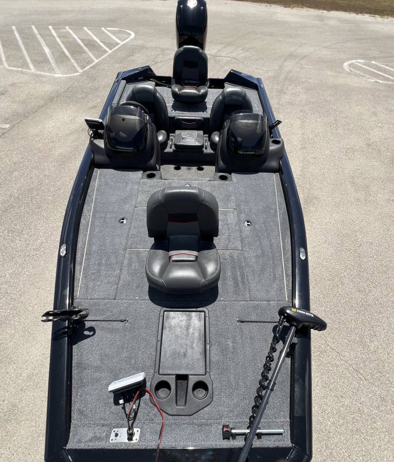 2023 Tracker, Import USA — Foto 9 z 12