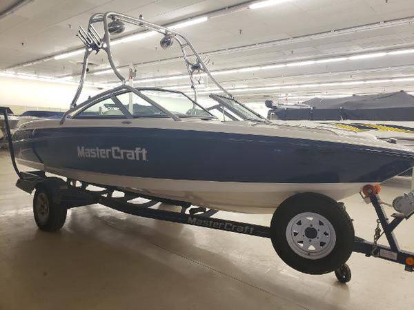2002 MasterCraft, Import USA — Foto 1 z 8 2002 MasterCraft, Import USA — Foto 1 z 8
