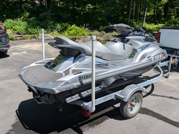 2011 Yamaha, Import USA — Foto 2 z 3