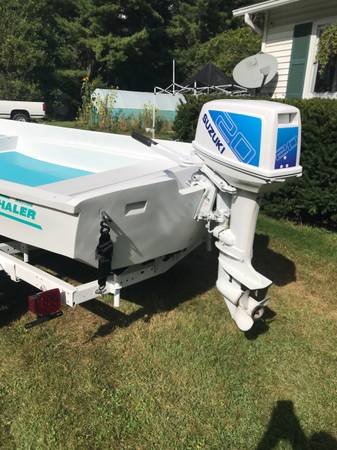 Boston Whaler, Import USA — Foto 5 z 9