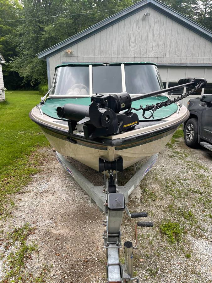 2001 Crestliner, Import USA — Foto 10 z 12