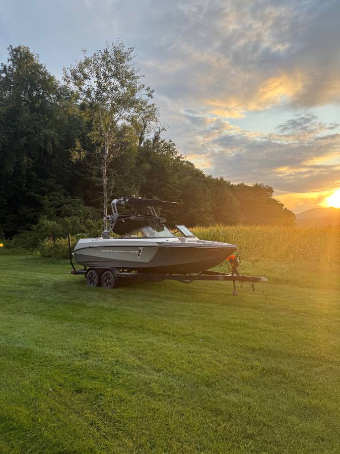 2021 Nautique, Import USA — Foto 2 z 9