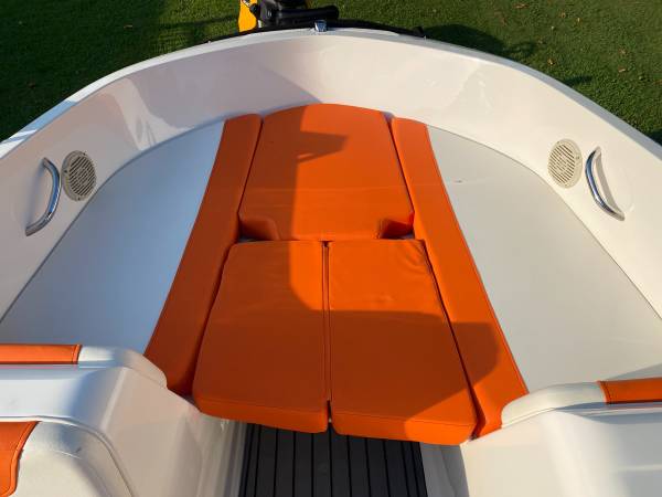 2020 Bayliner, Import USA — Foto 10 z 12