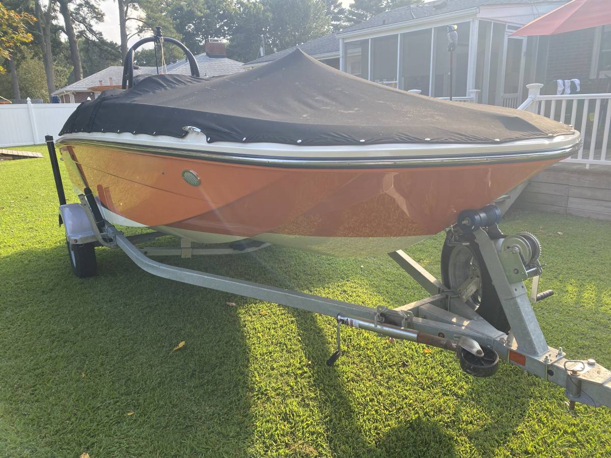 2020 Bayliner, Import USA — Foto 3 z 12