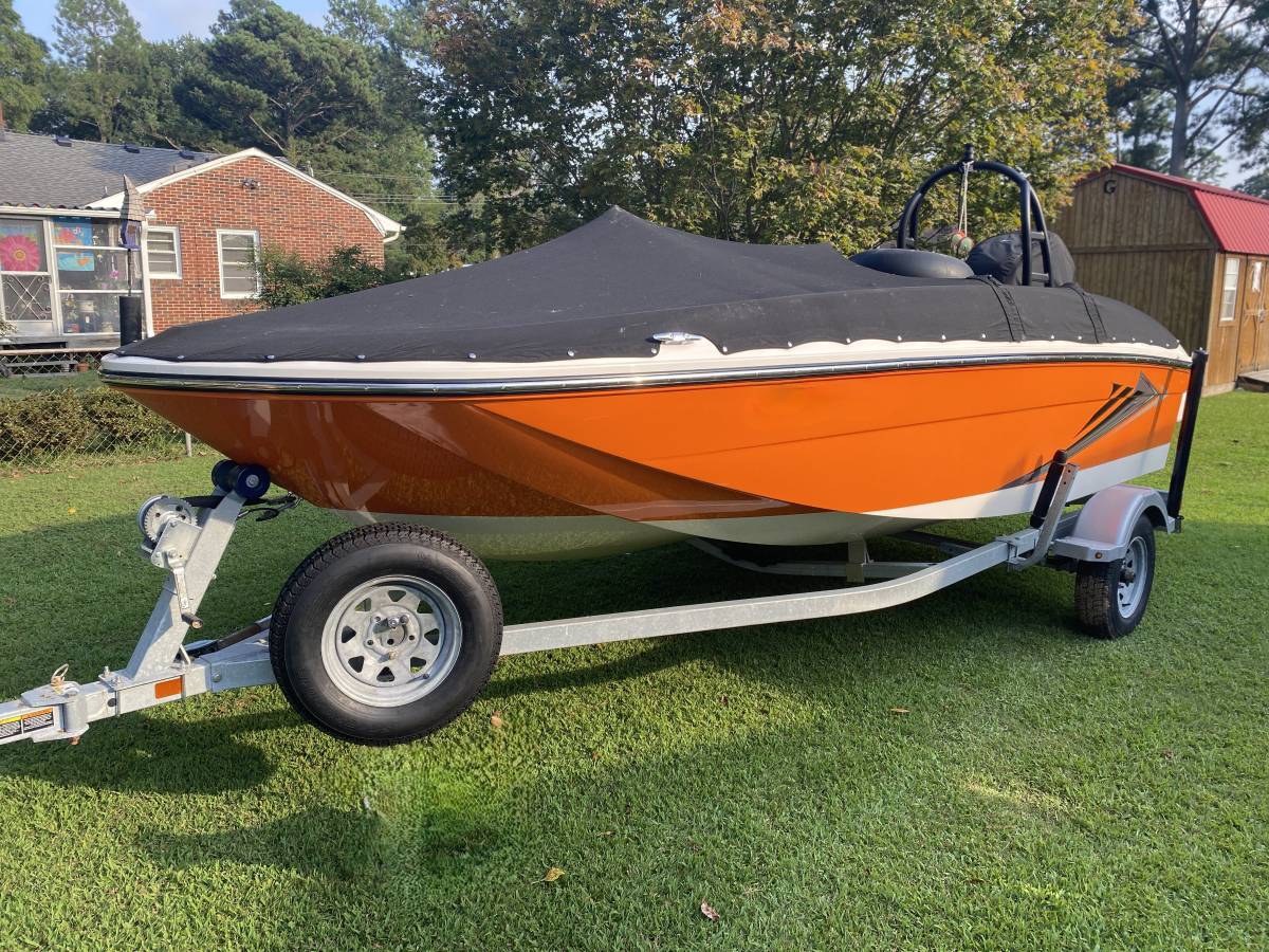 2020 Bayliner, Import USA — Foto 4 z 12