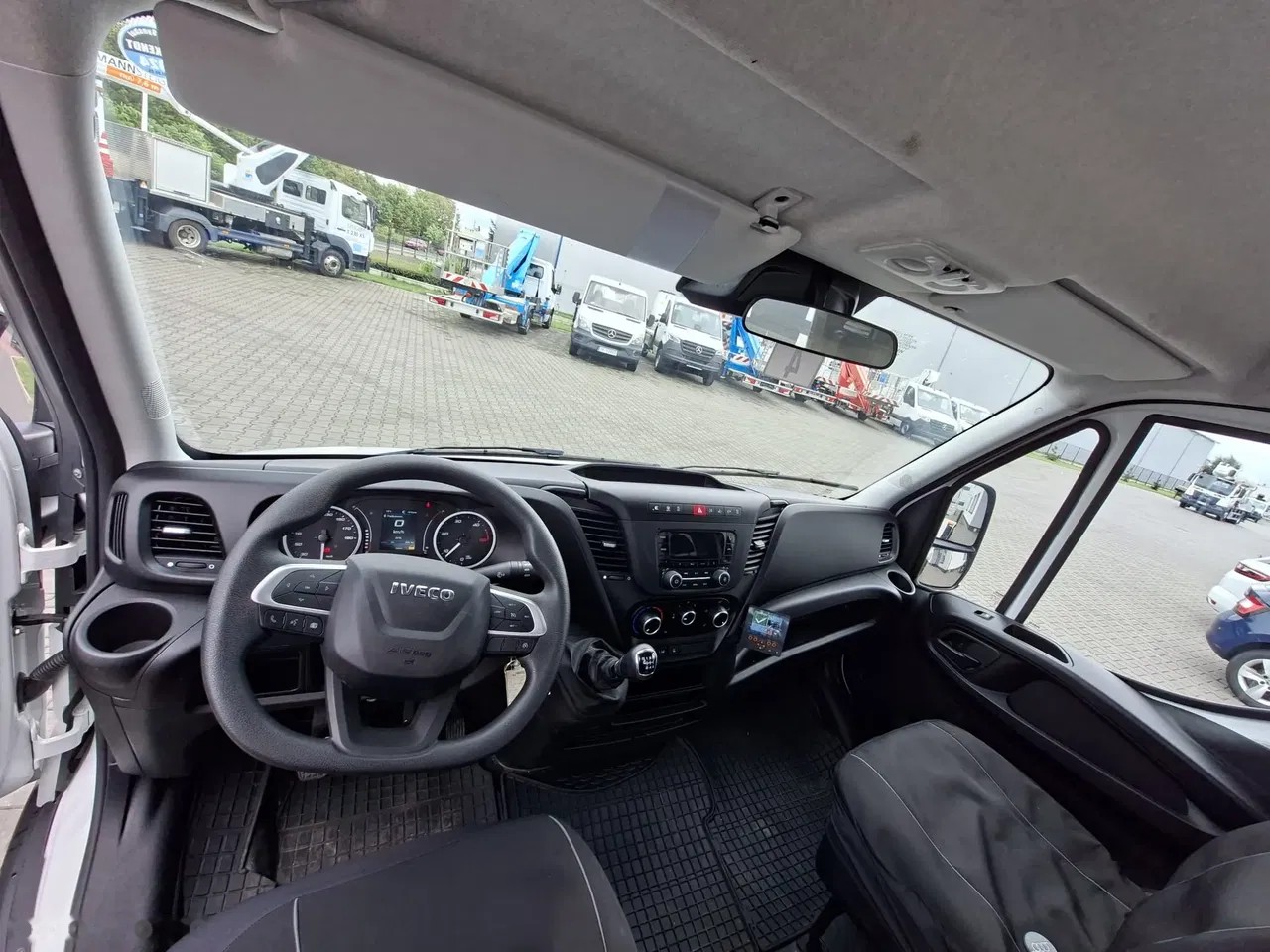 2024 Versalift V-200, 68 mth, Import Auf Lager in der EU — Foto 7 z 11