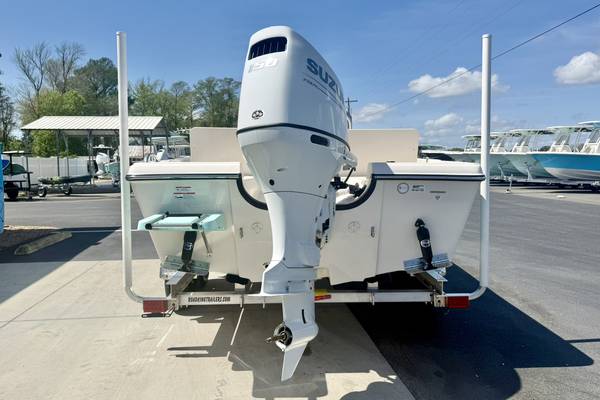 2026 Boston Whaler, Import USA — Foto 3 z 12