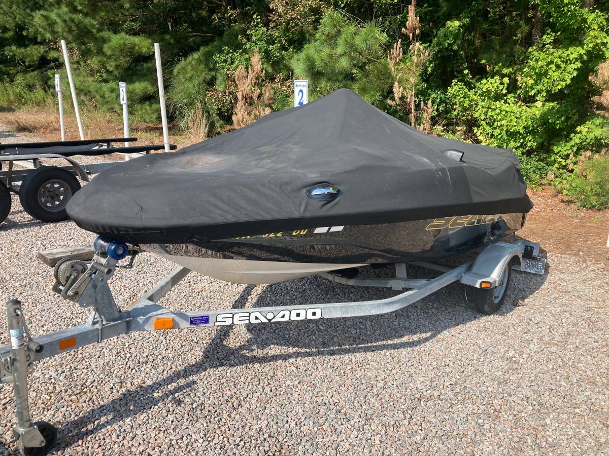 2011 Sea-Doo, Import USA — Foto 2 z 12