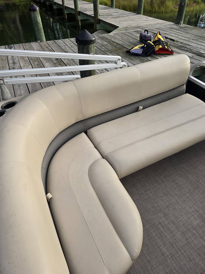 2021 Sun Tracker, Import USA — Foto 7 z 8