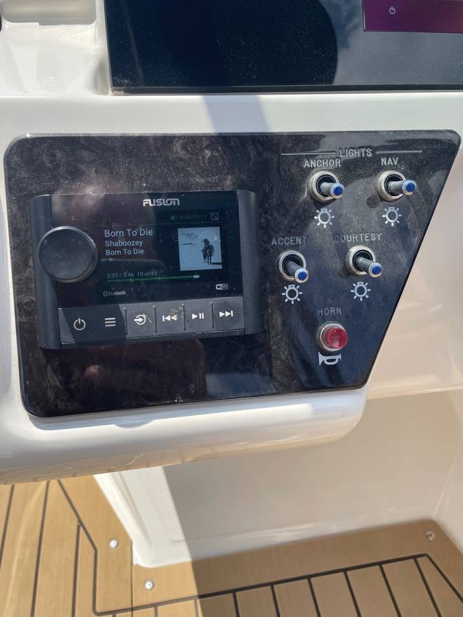 2022 Sea Ray, Import USA — Foto 7 z 12