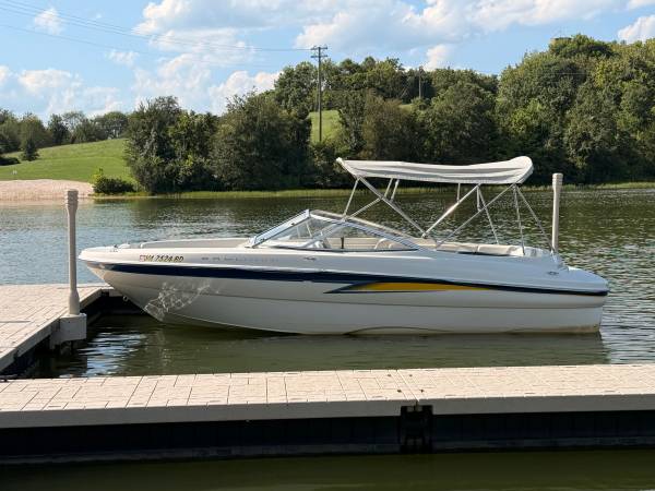 2004 Bayliner, Import USA — Foto 2 z 12