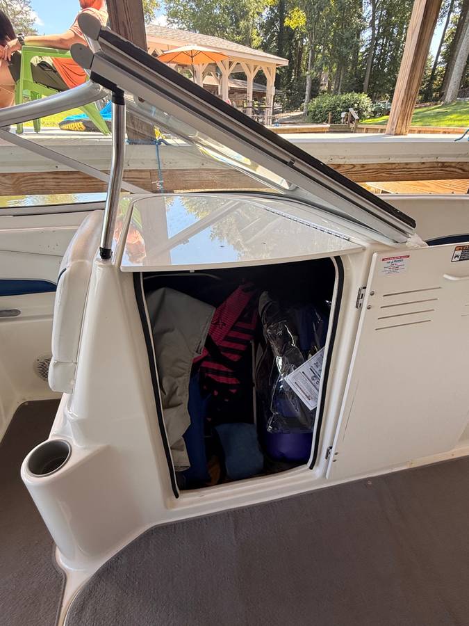 2004 Bayliner, Import USA — Foto 6 z 12