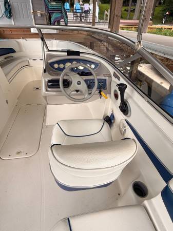 2004 Bayliner, Import USA — Foto 8 z 12
