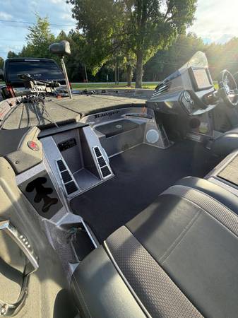 2016 Ranger, Import USA — Foto 12 z 12