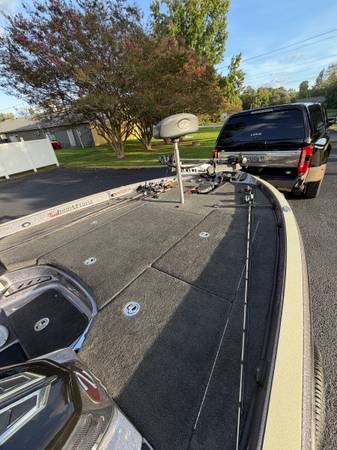 2016 Ranger, Import USA — Foto 9 z 12