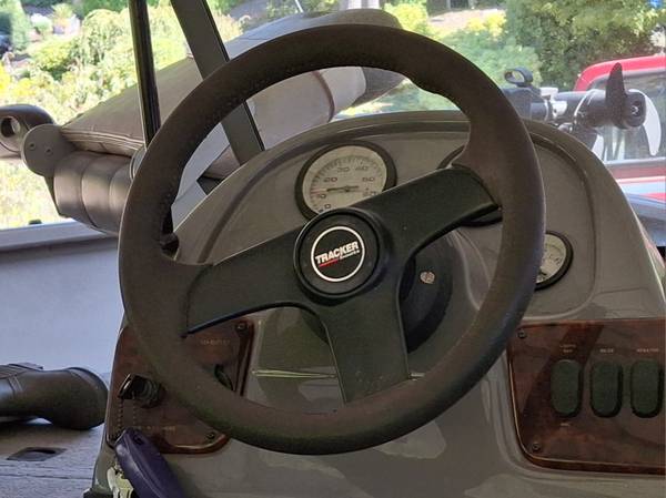 Tracker, Import USA — Foto 7 z 11
