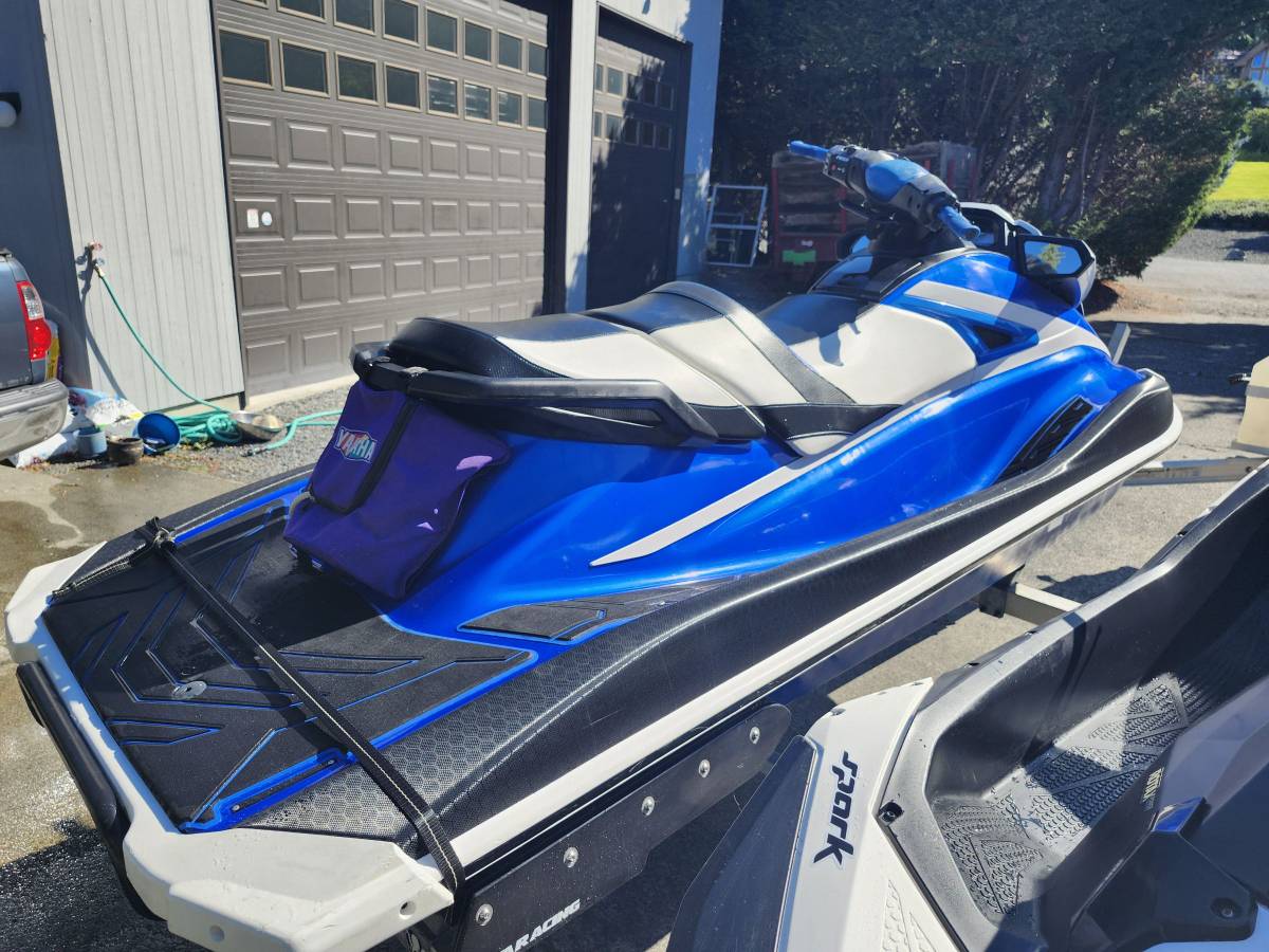 GP1800R+ SPARK 2UP, Import USA — Foto 10 z 10