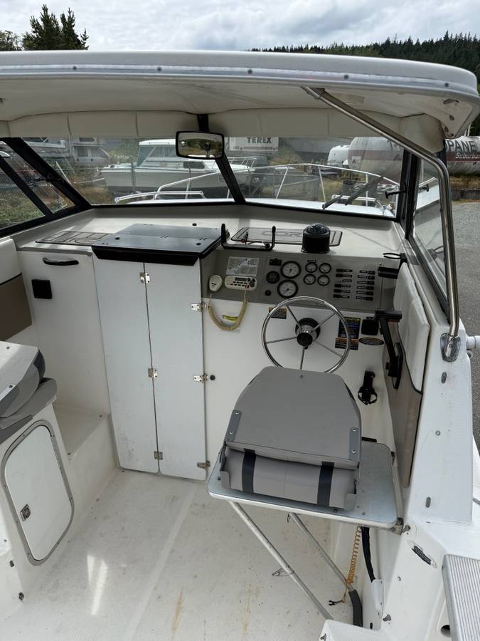 Bayliner, Import USA — Foto 7 z 12