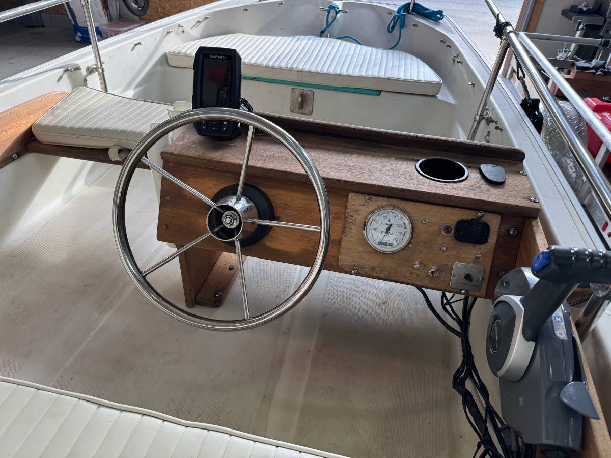 Boston Whaler, Import USA — Foto 11 z 12