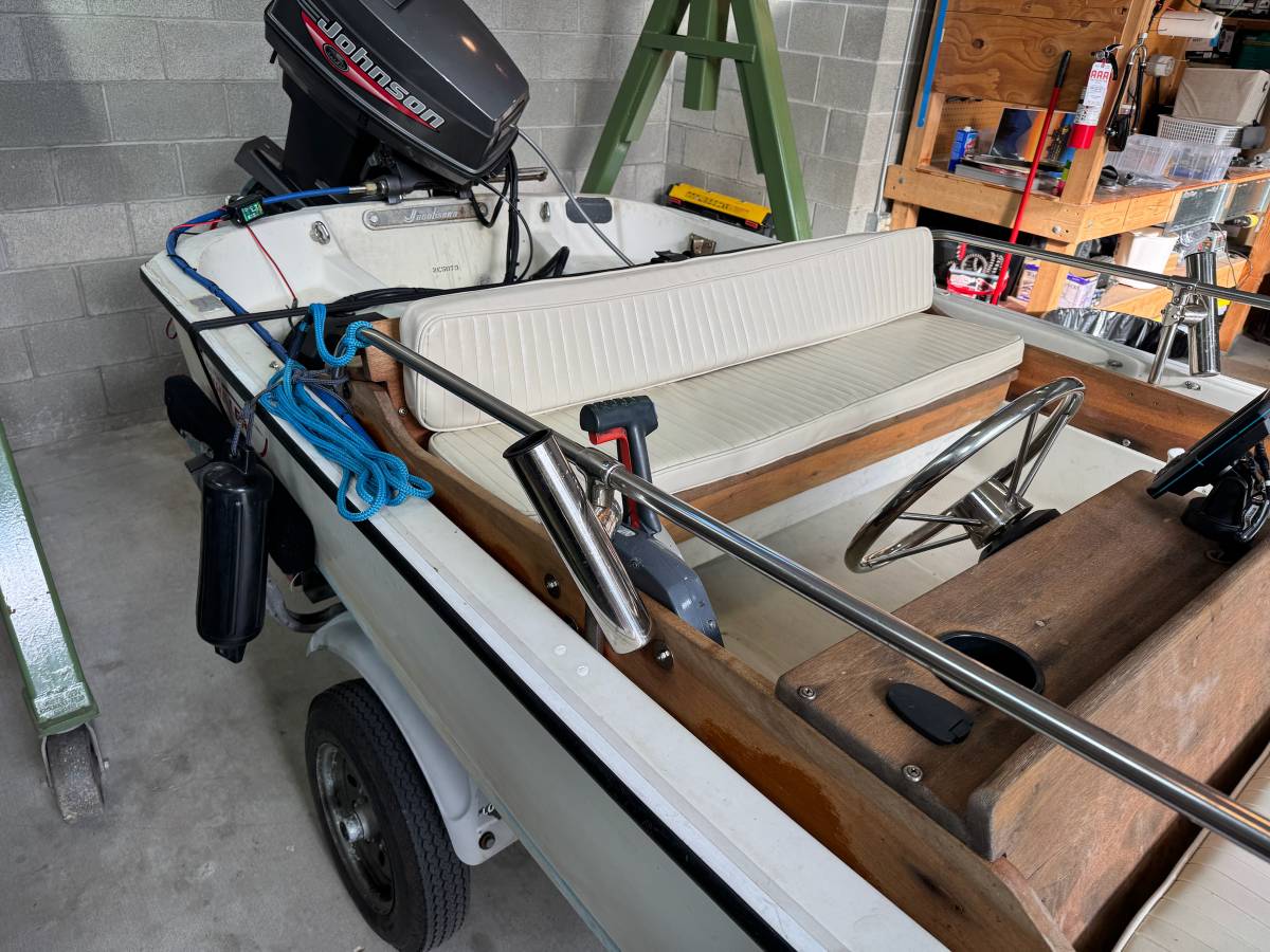 Boston Whaler, Import USA — Foto 8 z 12