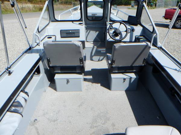 Tracker, Import USA — Foto 4 z 12