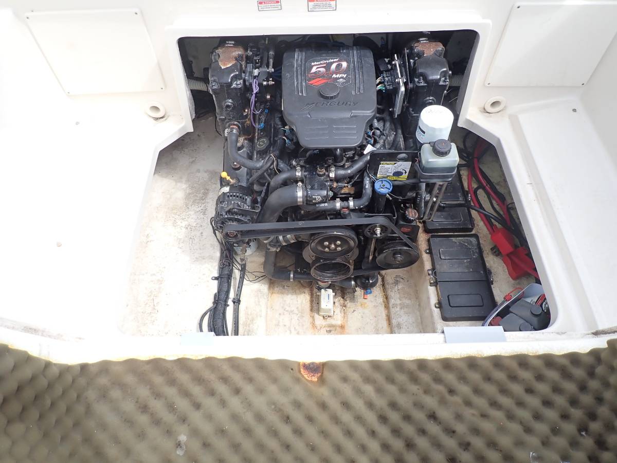 2002 Sea Ray, Import USA — Foto 4 z 12
