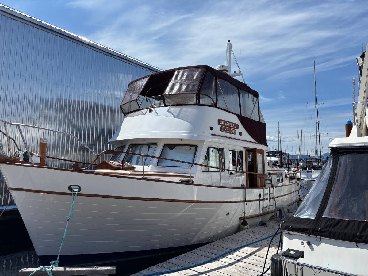 40’Tri Cabin Trawler, Import USA — Foto 1 | AMECAR 40’Tri Cabin Trawler, Import USA — Foto 1