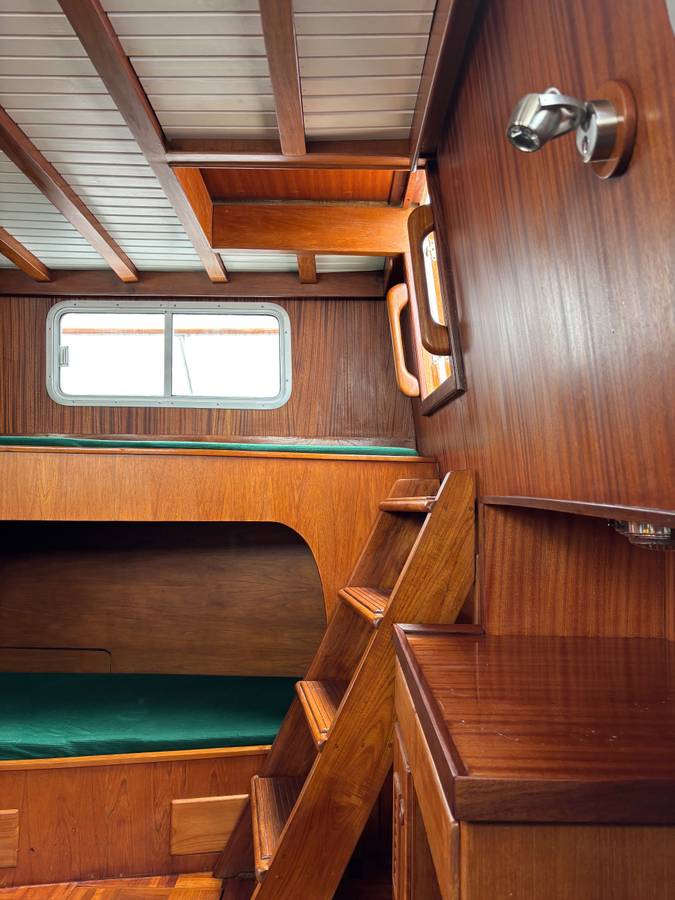 40’Tri Cabin Trawler, Import USA — Foto 10 z 12
