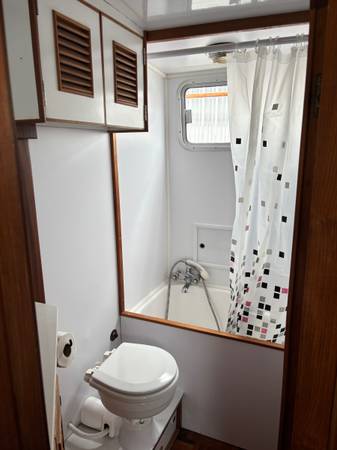40’Tri Cabin Trawler, Import USA — Foto 12 z 12