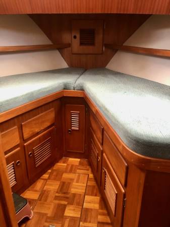 40’Tri Cabin Trawler, Import USA — Foto 7 z 12
