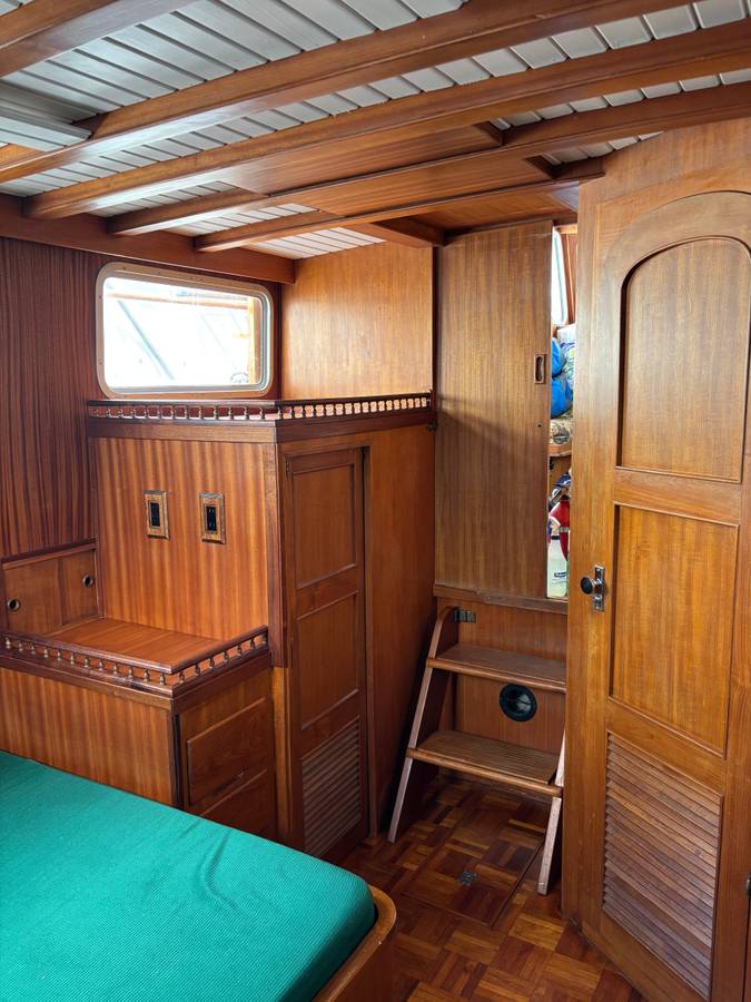 40’Tri Cabin Trawler, Import USA — Foto 8 z 12