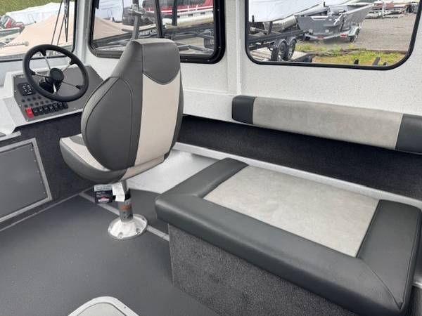 Lowe, Import USA — Foto 12 z 12