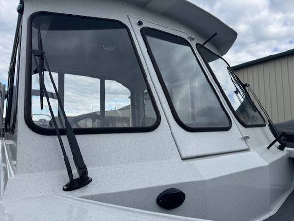 Lowe, Import USA — Foto 7 z 12