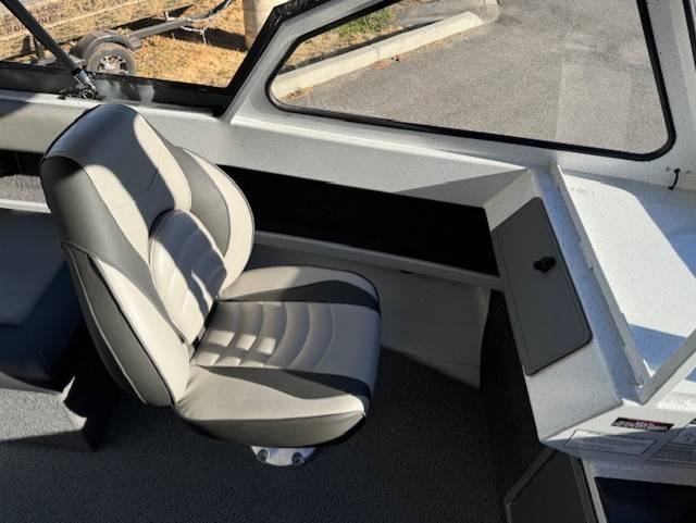 Lowe, Import USA — Foto 11 z 12