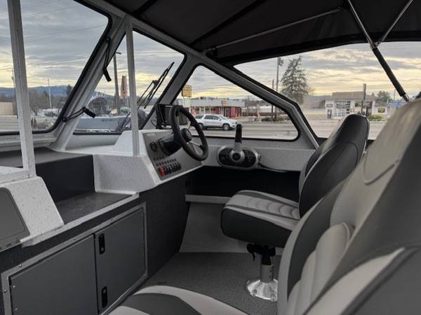 Lowe, Import USA — Foto 9 z 12