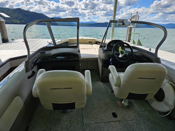 2011 Crestliner, Import USA — Foto 5 z 7