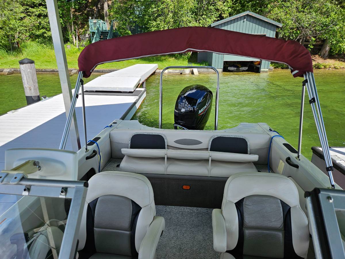 2011 Crestliner, Import USA — Foto 6 z 7