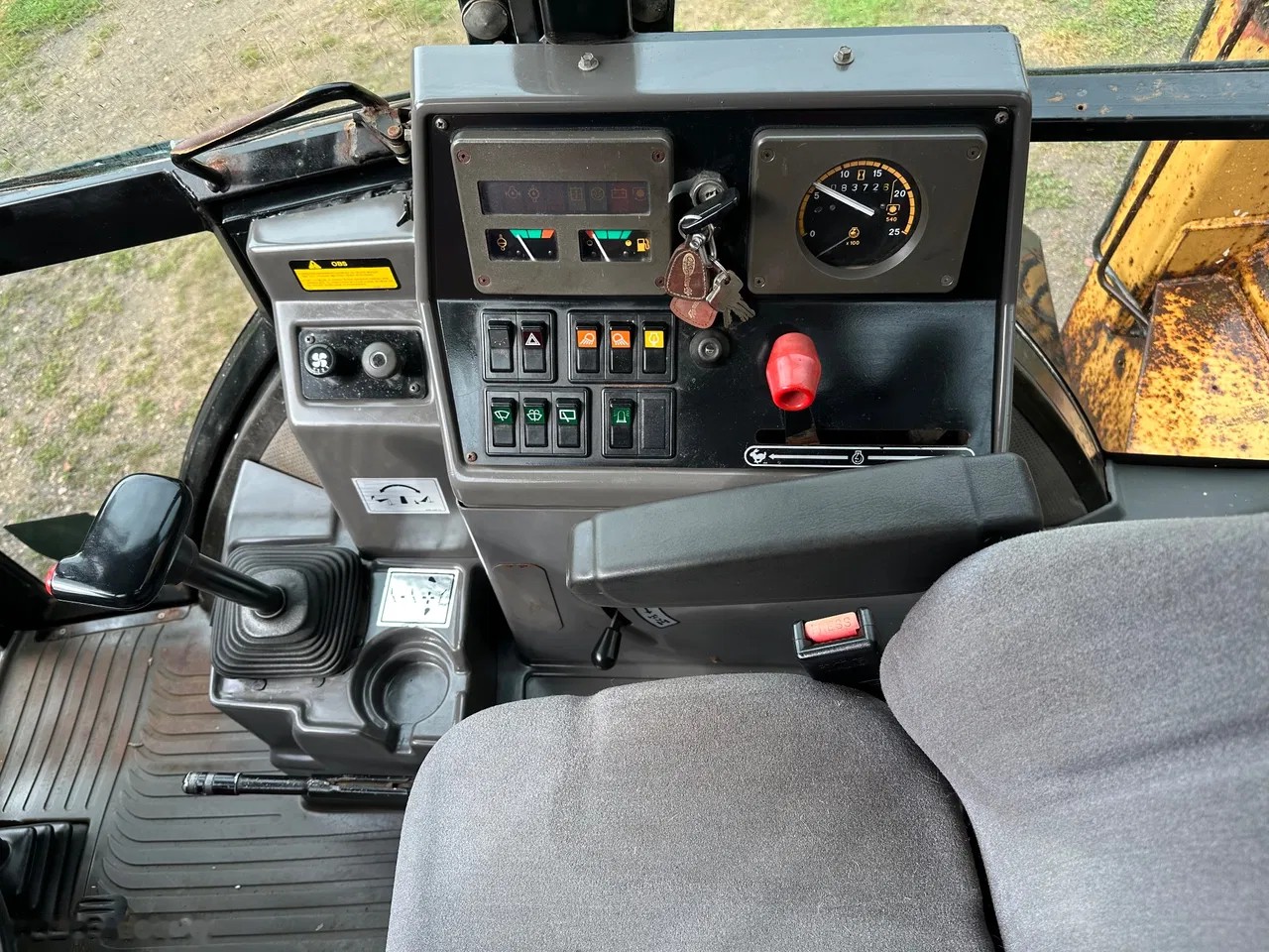 1994 Ford 675D, 8.372 mth, Import Auf Lager in der EU — Foto 5 z 12