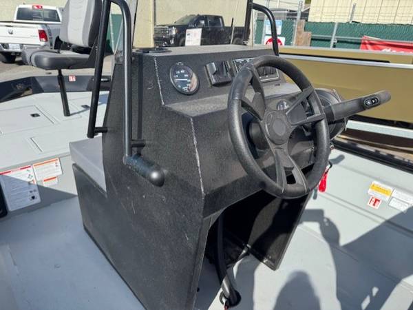 2026 Lowe, schwarz, Import USA — Foto 5 z 12