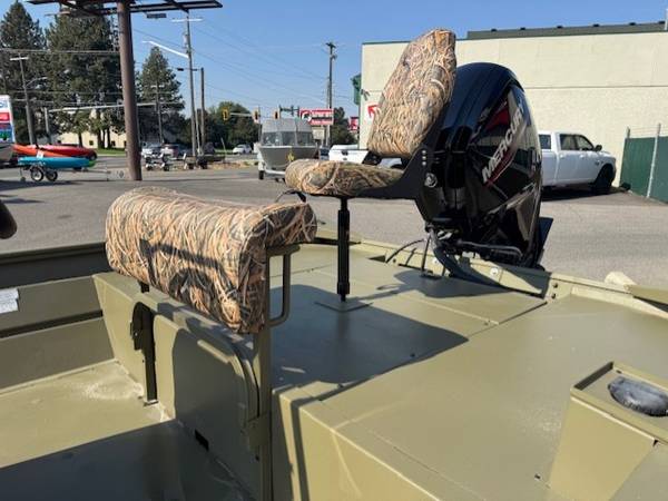 Lowe, Import USA — Foto 5 z 12