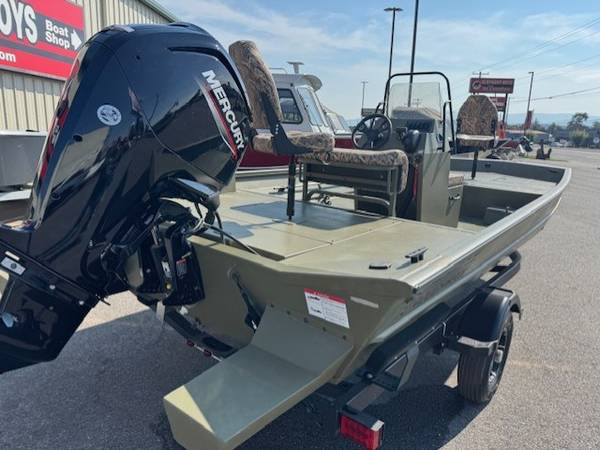 Lowe, Import USA — Foto 8 z 12