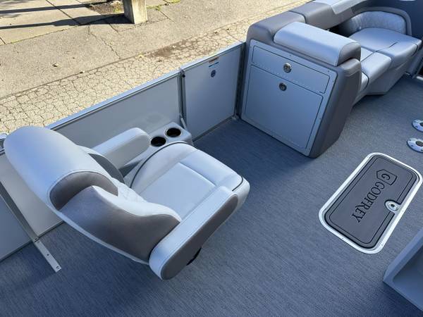 2026, Import USA — Foto 5 z 12