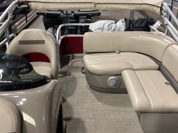 2023 Tracker, Import USA — Foto 4 z 9
