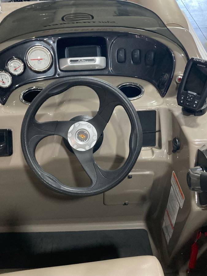 2023 Tracker, Import USA — Foto 6 z 9